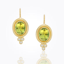 Load image into Gallery viewer, 18K Classic Oval Faceted Earrings with diamond granulation- 8X6mm
