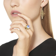 Load image into Gallery viewer, 18K Classic Arabesque Ring
